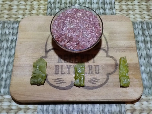 Подвернуть нижнюю часть.