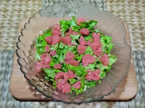 Добавить мякоть грейпфрута.