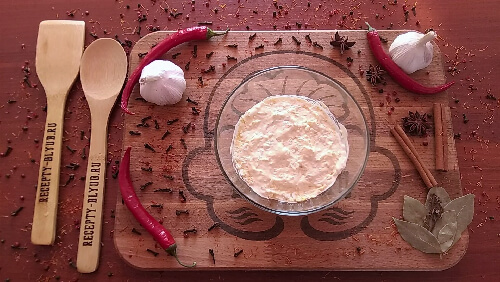 Яйца натереть на тёрке, уложить на слой картофеля, смазать. Яйца натереть на тёрке, уложить на слой картофеля, смазать.