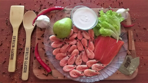 Подготовить продукты для салата. Креветки отварить в подсоленной воде, остудить. Грушу, листья салата, помыть, высушить. Подготовить продукты для салата. Креветки отварить в подсоленной воде, остудить. Грушу, листья салата, помыть, высушить.