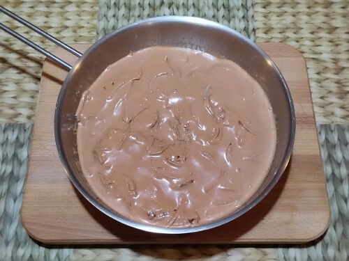 Залить рыбу соусом (если соус очень густой, добавить воды), потушить еще 10 мин. Залить рыбу соусом (если соус очень густой, добавить воды), потушить еще 10 мин.