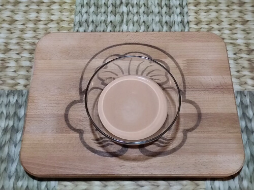 Смешать сметану, томатный соус, соевый соус, хорошо перемешать. Смешать сметану, томатный соус, соевый соус, хорошо перемешать.