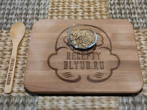 Орехи измельчить. Орехи измельчить.